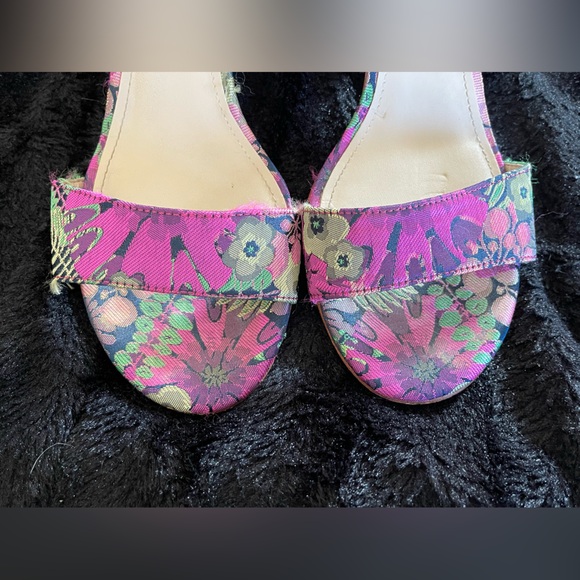 Marc Fisher Women's Floral Pink and Purple Sandals. Size 9M - Picture 2 of 6